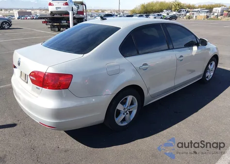 2012 Volkswagen Jetta 2.0L Tdi z USA, uszkodzony, nr VIN 3VWLL7AJXCM316850
